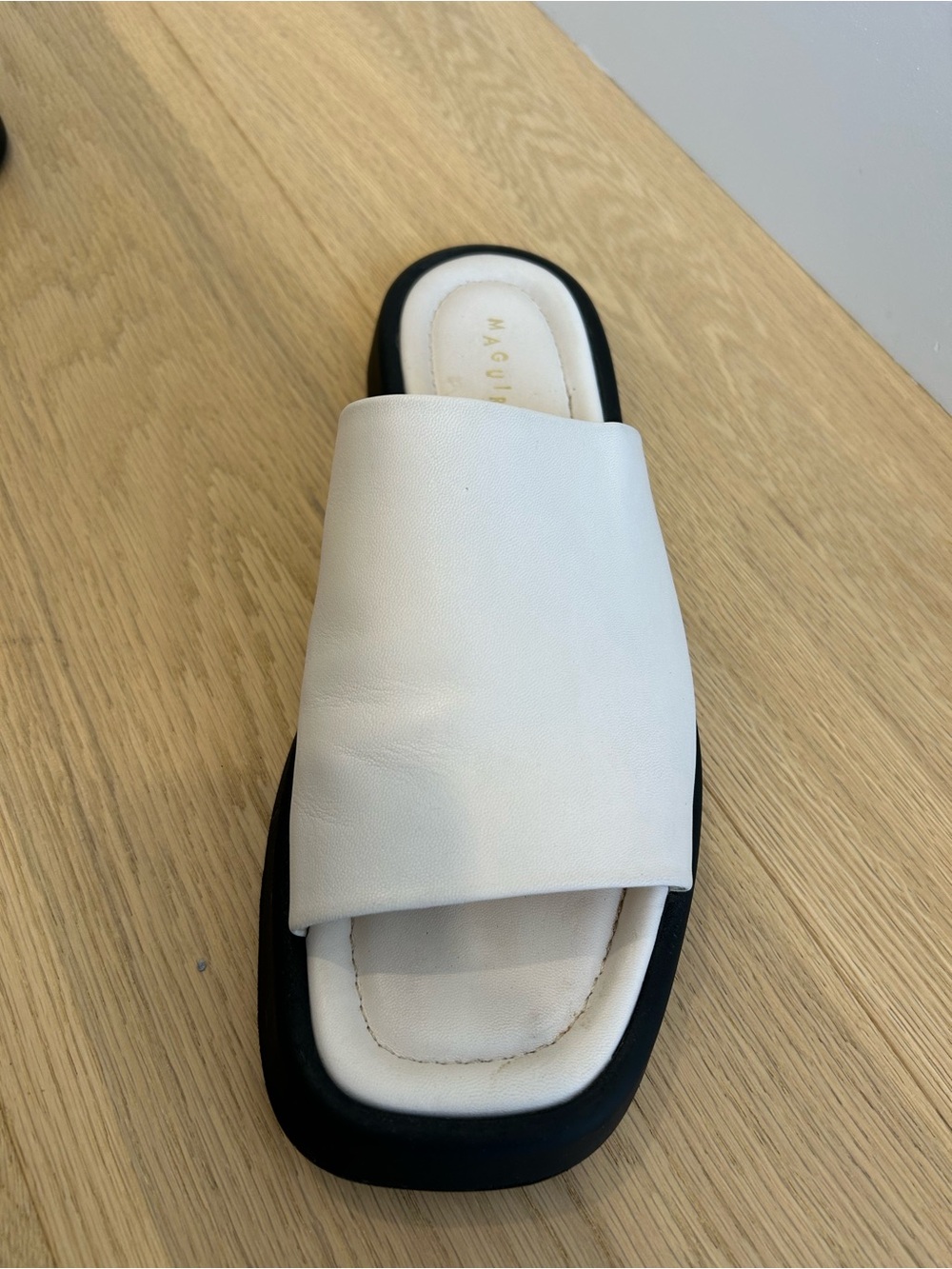 Maguire Barca Sandal Size 40 White - Picture 3 of 6